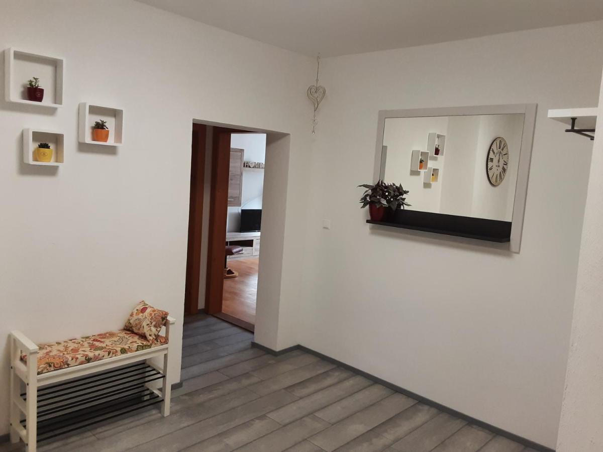 Apartment - Ferienwohnung 1 Treffen Am Ossiachersee エクステリア 写真