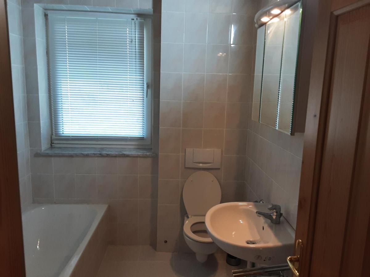 Apartment - Ferienwohnung 1 Treffen Am Ossiachersee エクステリア 写真